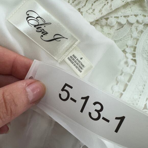 Eliza J Dress Womens 4 White Lace Plunge V Neck Flutter Sleeve Mini Bridal - Picture 5 of 9